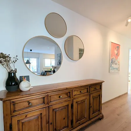 Sunny 3-bedroom With Balcony & Parking Appartement